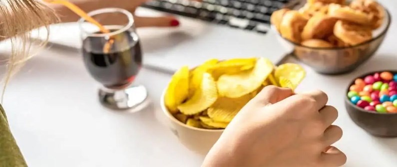 عادات اشتباه رایج بعد از غذا خوردن